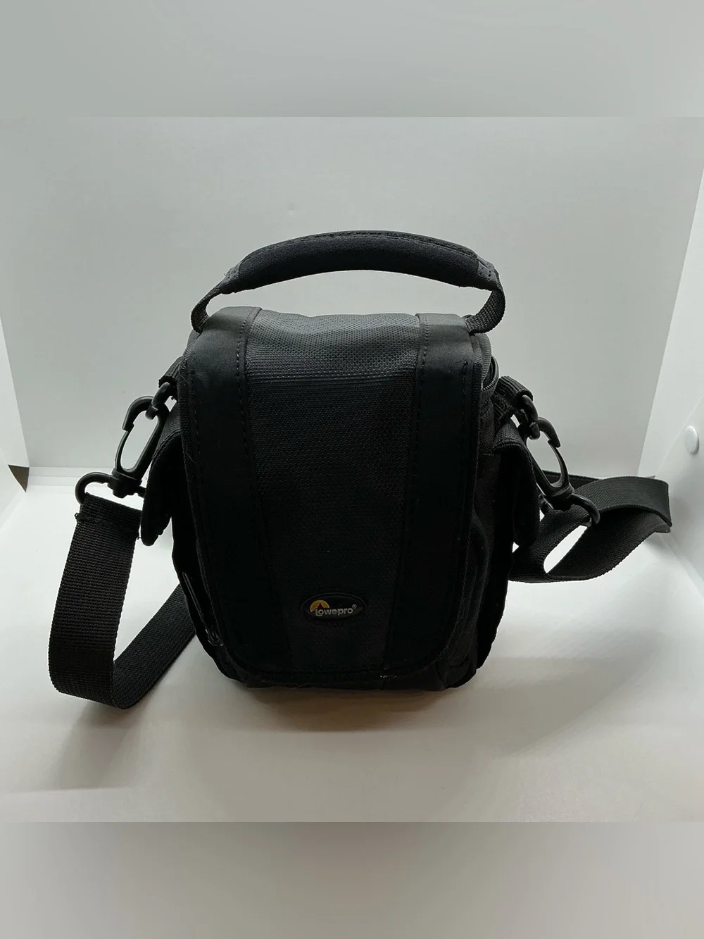 Vintage Lowepro Padded Digital Camera Bag Shoulder Strap Carry Handle Pockets